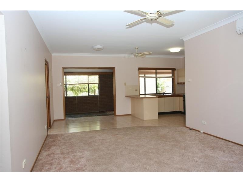 2/8 Murson Crescent, North Haven NSW 2443