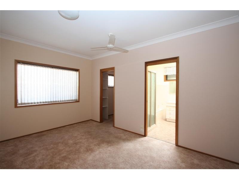 2/8 Murson Crescent, North Haven NSW 2443