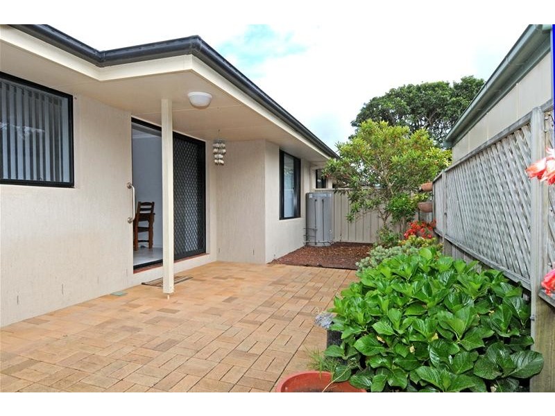 2/105 The Parade, North Haven NSW 2443