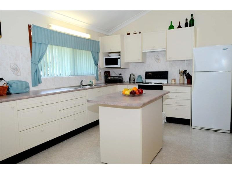 24 Bayside Avenue, North Haven NSW 2443