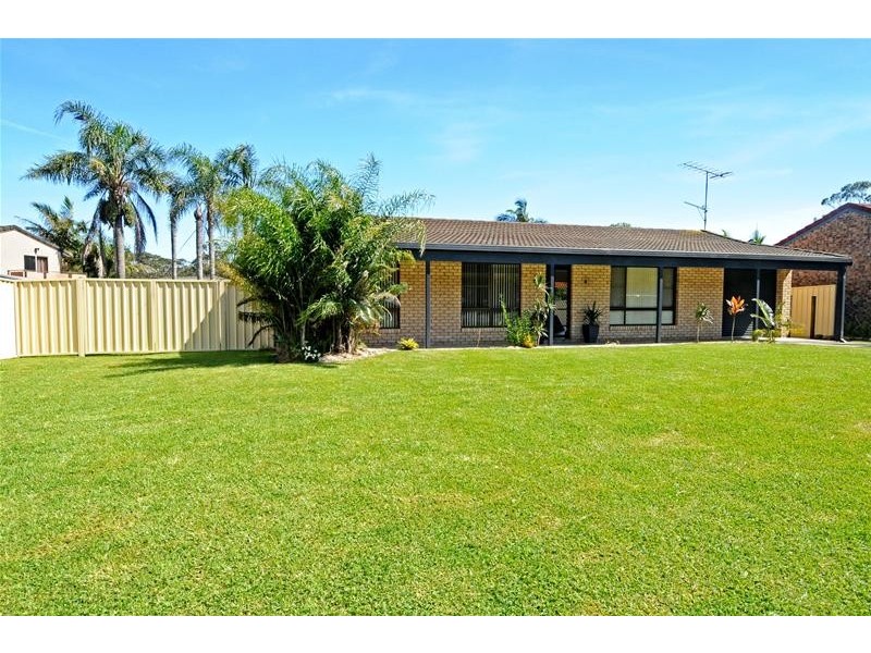21 Banks Street, Laurieton NSW 2443