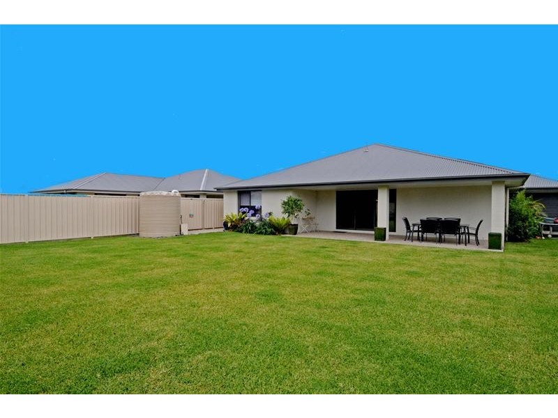 8 Magellan Place, Bonny Hills NSW 2445