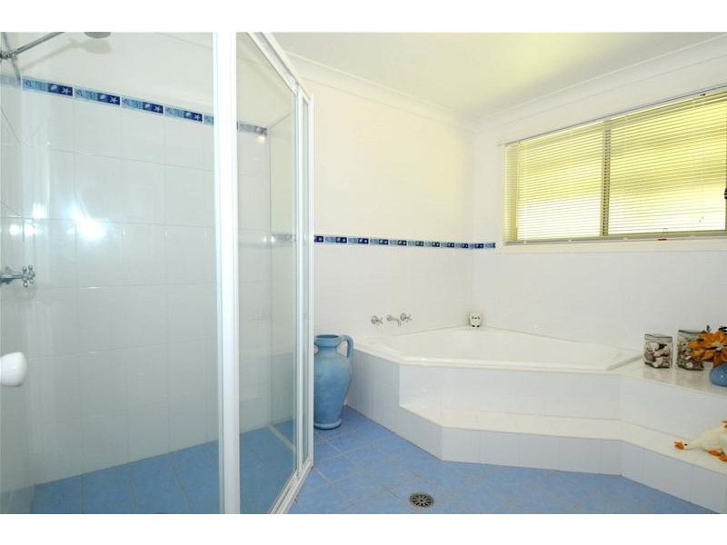 20 Lake Ridge Drive, Laurieton NSW 2443