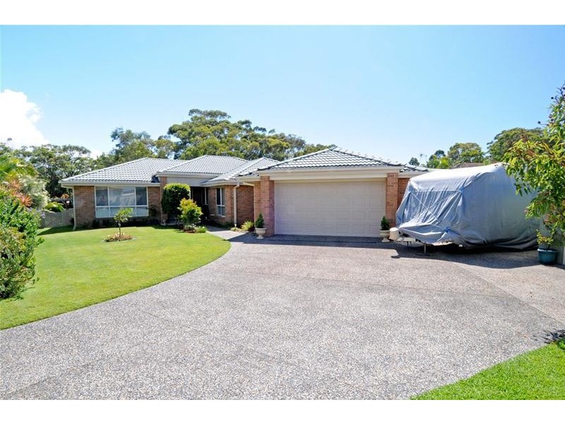 16 Alexander Close, Dunbogan NSW 2443
