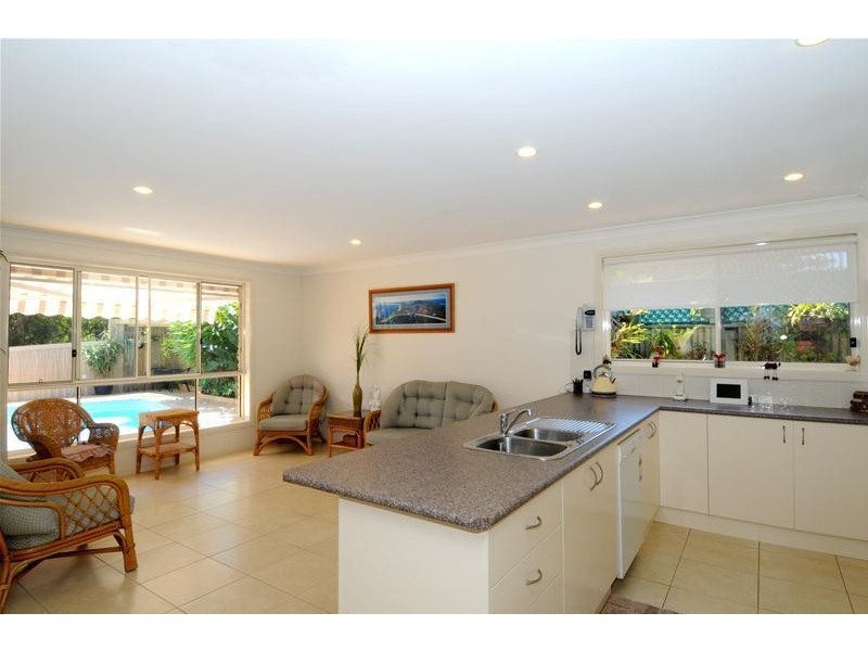 16 Alexander Close, Dunbogan NSW 2443