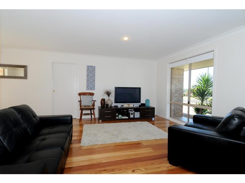 24 Kendall Crescent, Bonny Hills NSW 2445