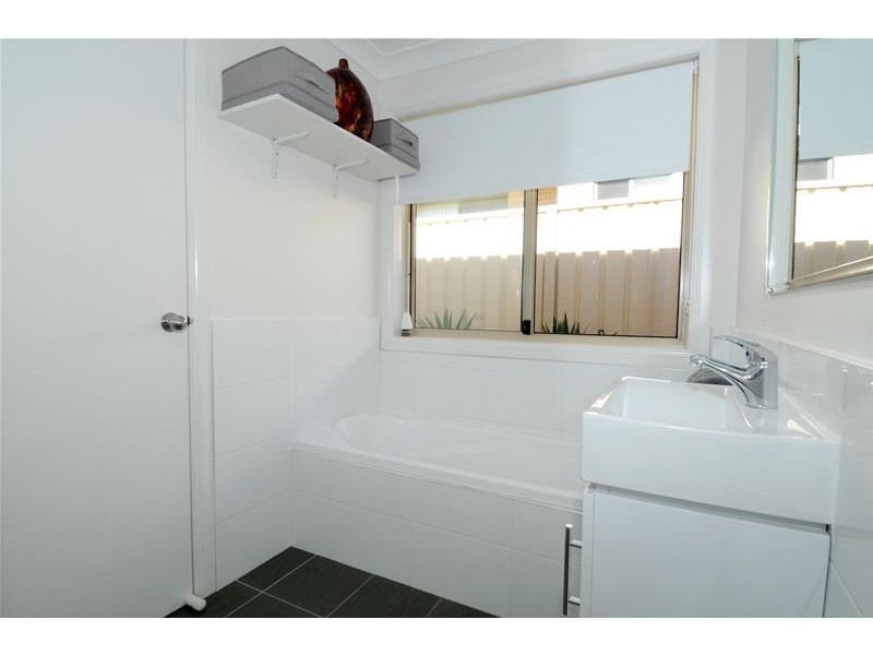 24 Kendall Crescent, Bonny Hills NSW 2445