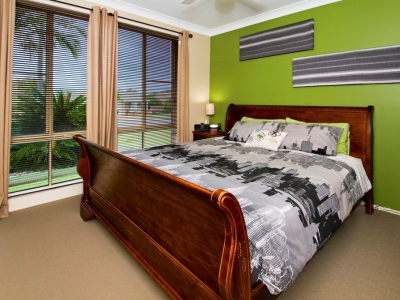 2 Miala Street, Lake Cathie NSW 2445