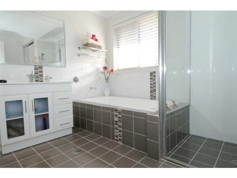 8 Grenadines Way, Bonny Hills NSW 2445