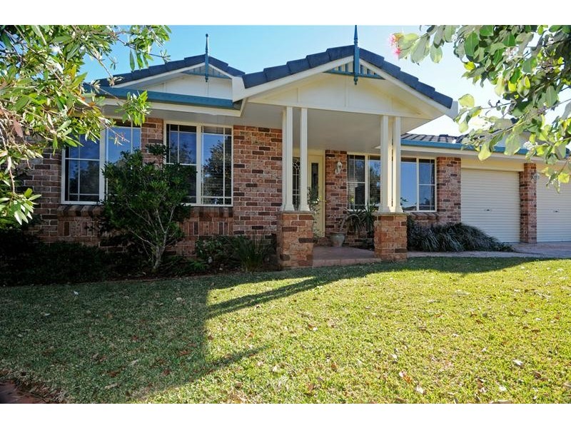 8 Explorers Way, Lake Cathie NSW 2445