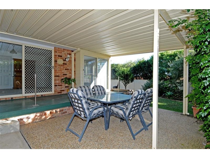 8 Explorers Way, Lake Cathie NSW 2445