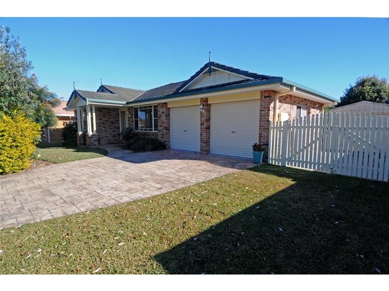 8 Explorers Way, Lake Cathie NSW 2445
