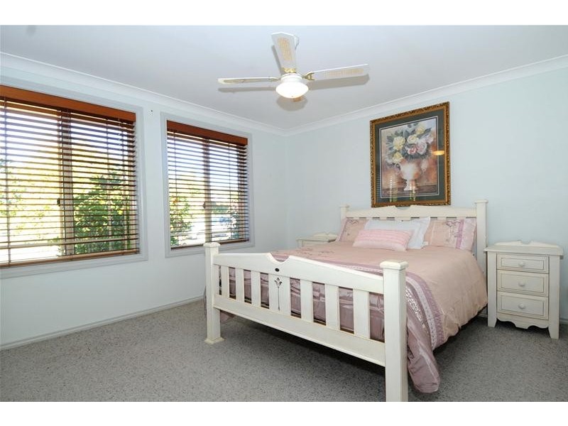 8 Explorers Way, Lake Cathie NSW 2445