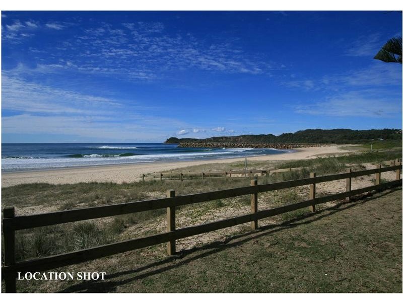 1 Jacaranda Avenue, North Haven NSW 2443