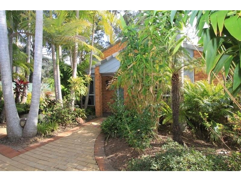 11 Lakeview Crescent, Laurieton NSW 2443