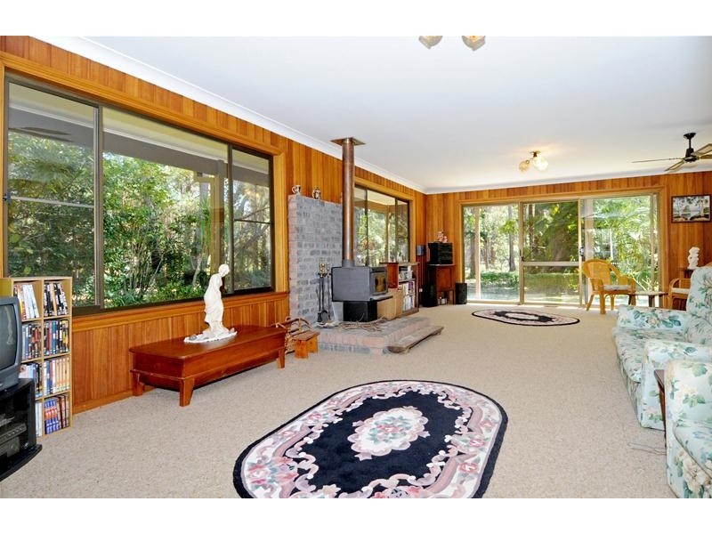 2 Mountain View Road, Laurieton NSW 2443