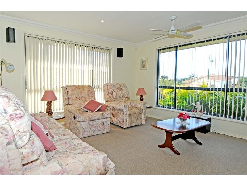 45 Admirals Circle, Laurieton NSW 2443