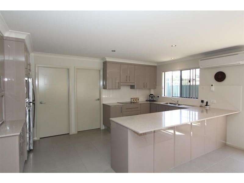 2/39 The Parade, North Haven NSW 2443