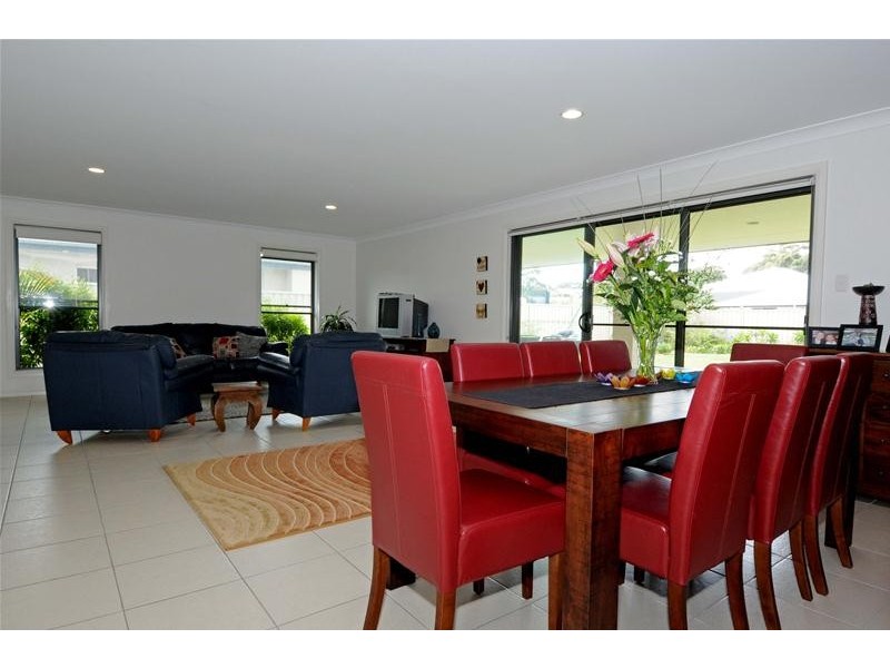 8 Magellan Place, Bonny Hills NSW 2445