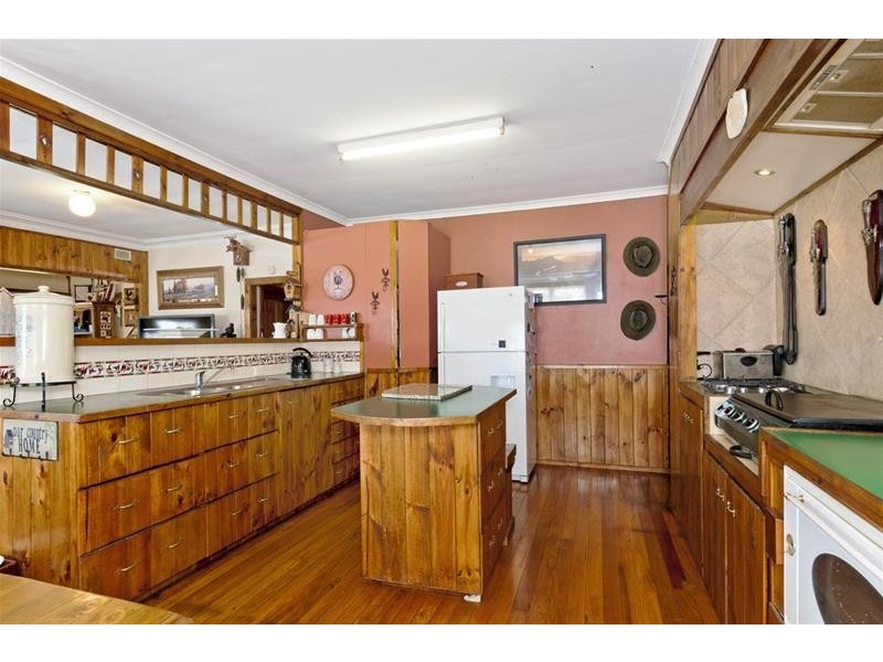 6 Lake Street, Laurieton NSW 2443