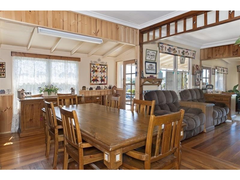 6 Lake Street, Laurieton NSW 2443