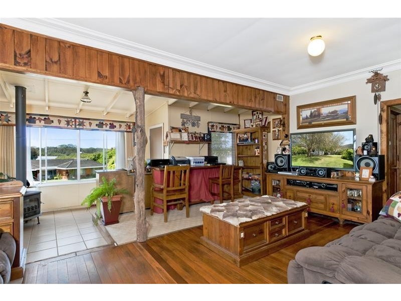 6 Lake Street, Laurieton NSW 2443