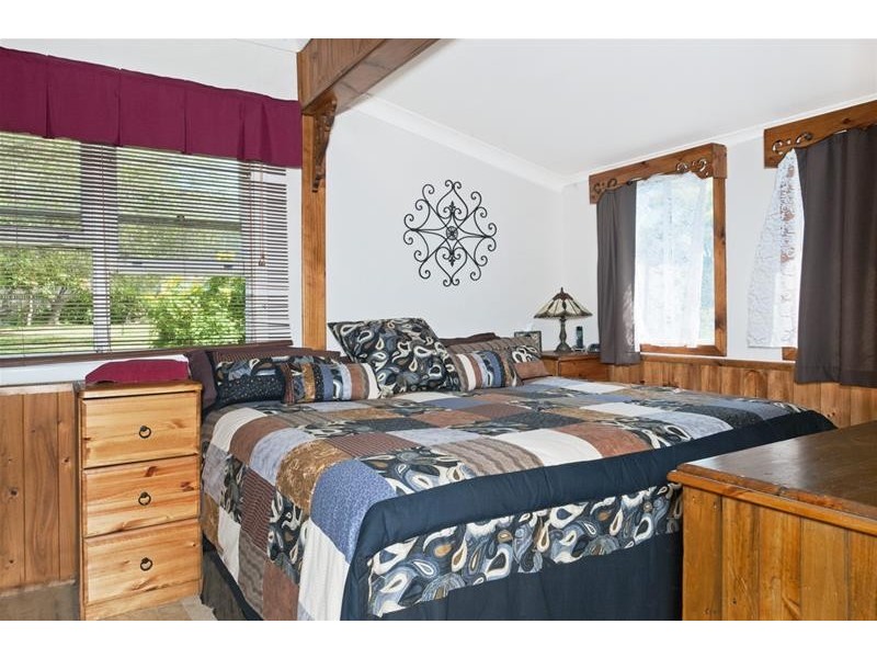 6 Lake Street, Laurieton NSW 2443