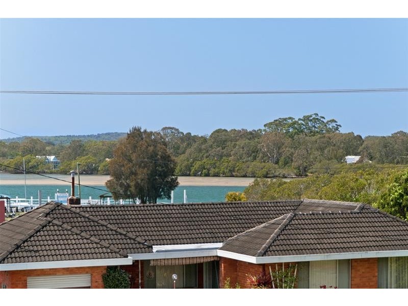 6 Lake Street, Laurieton NSW 2443