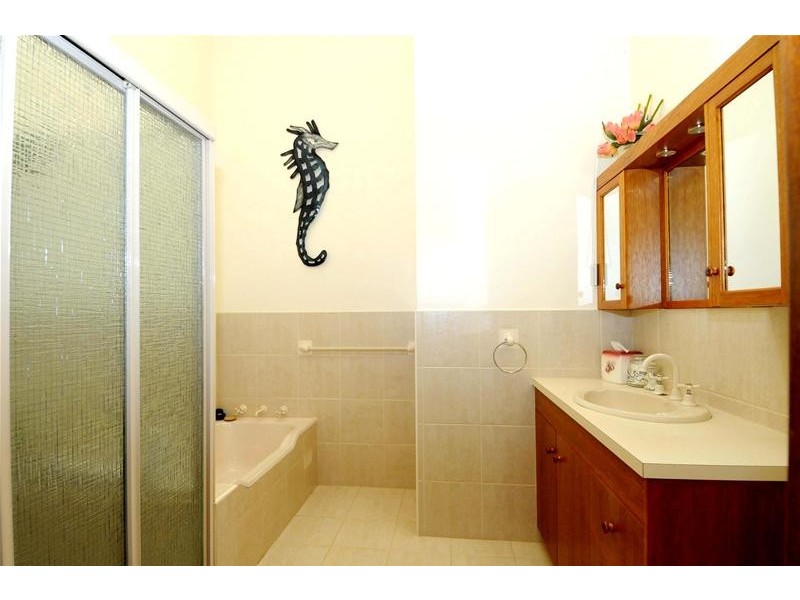 24 Bayside Avenue, North Haven NSW 2443