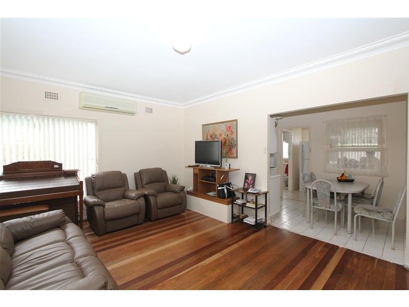 17 Lake Street, Laurieton NSW 2443