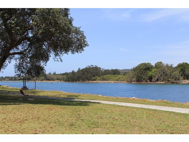 27 The Parade, North Haven NSW 2443