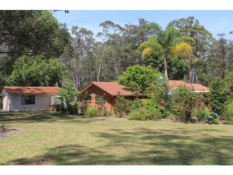 8 Mountain View Road, Laurieton NSW 2443