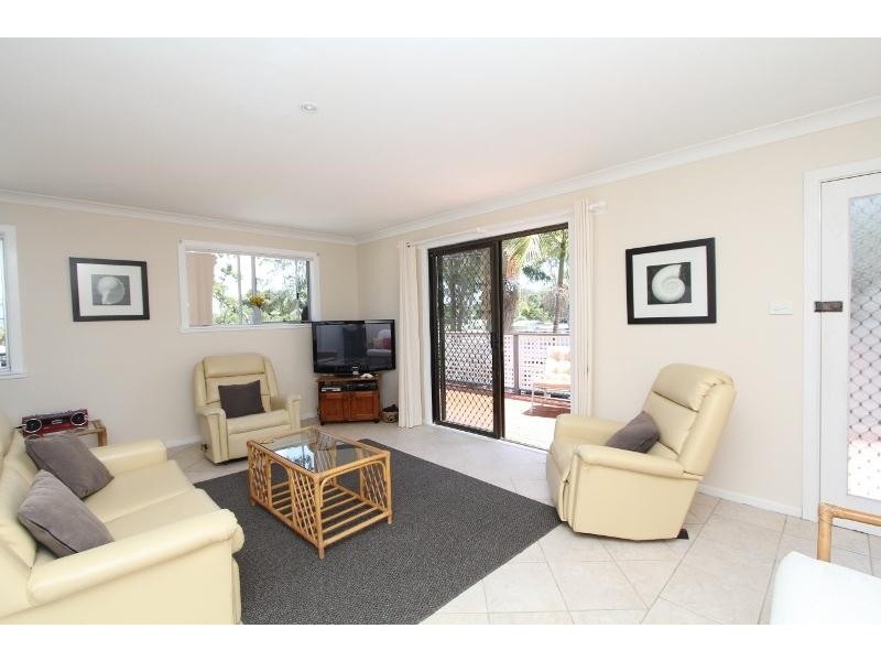 16 Bell Street, Dunbogan NSW 2443