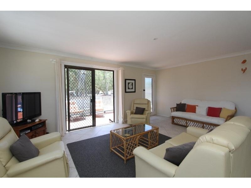 16 Bell Street, Dunbogan NSW 2443