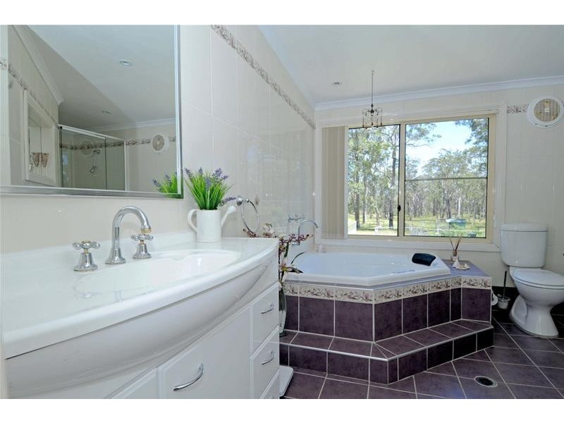 9 Glen Haven Drive, Kew NSW 2439