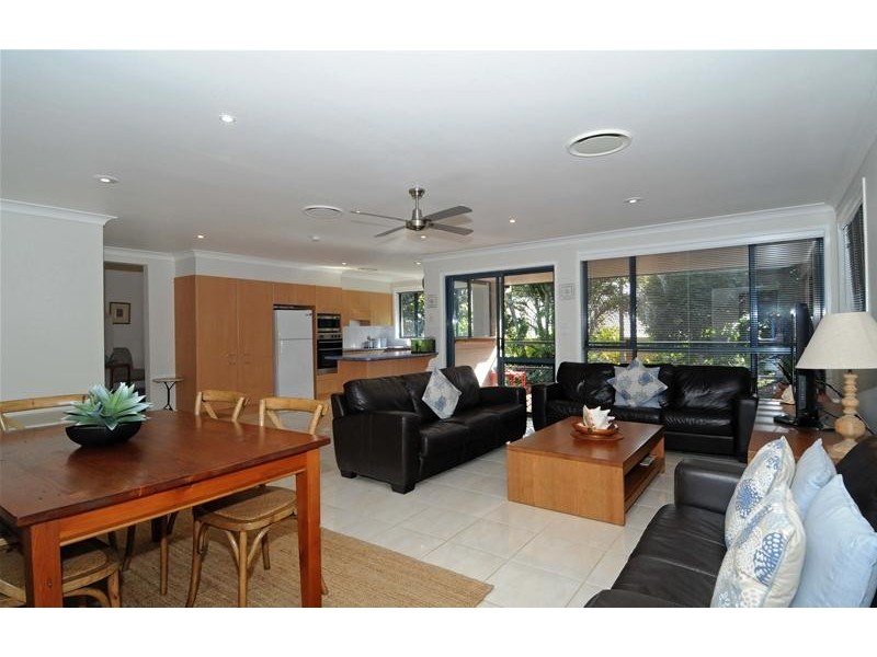 2 Tallarook Close, Dunbogan NSW 2443