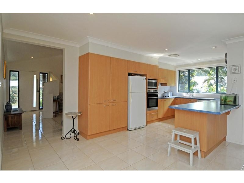 2 Tallarook Close, Dunbogan NSW 2443