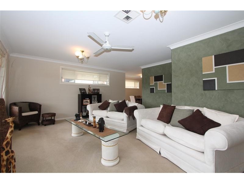 30 Waterview Crescent, Laurieton NSW 2443