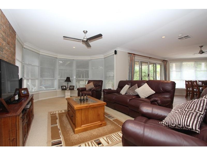 30 Waterview Crescent, Laurieton NSW 2443