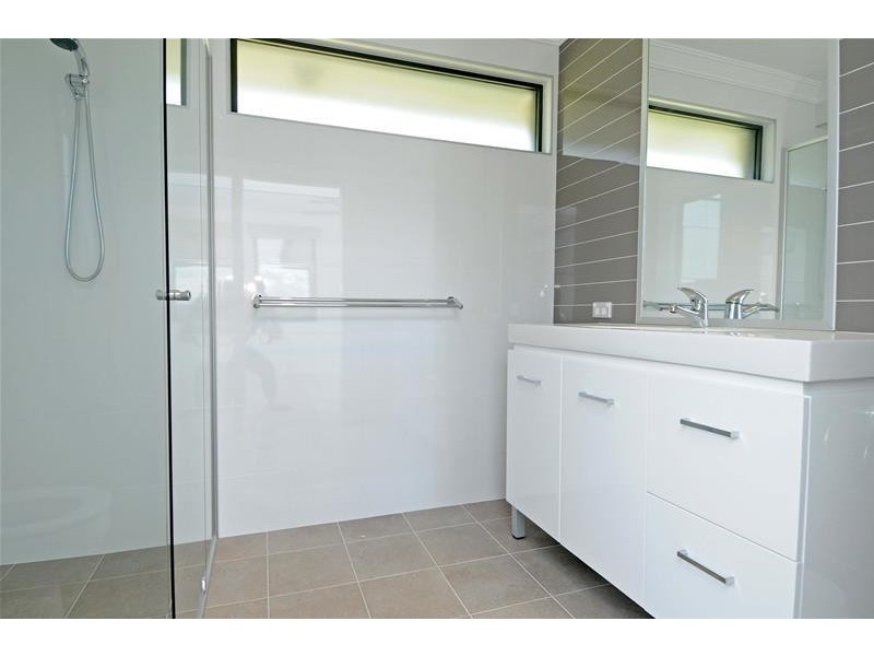 20 Admirals Circle, Laurieton NSW 2443