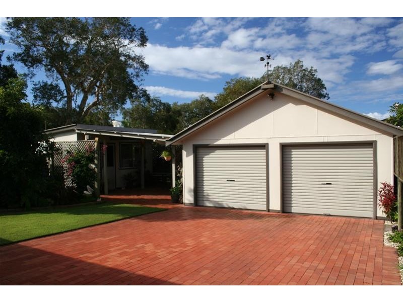 16 Leighton Close, North Haven NSW 2443