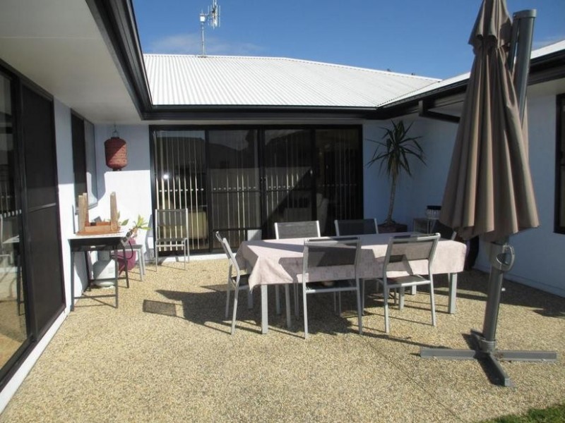 18 Hungerford Place, Bonny Hills NSW 2445