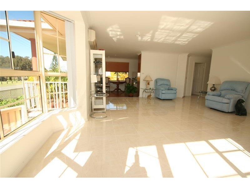 1/10 McLennan Street, Laurieton NSW 2443