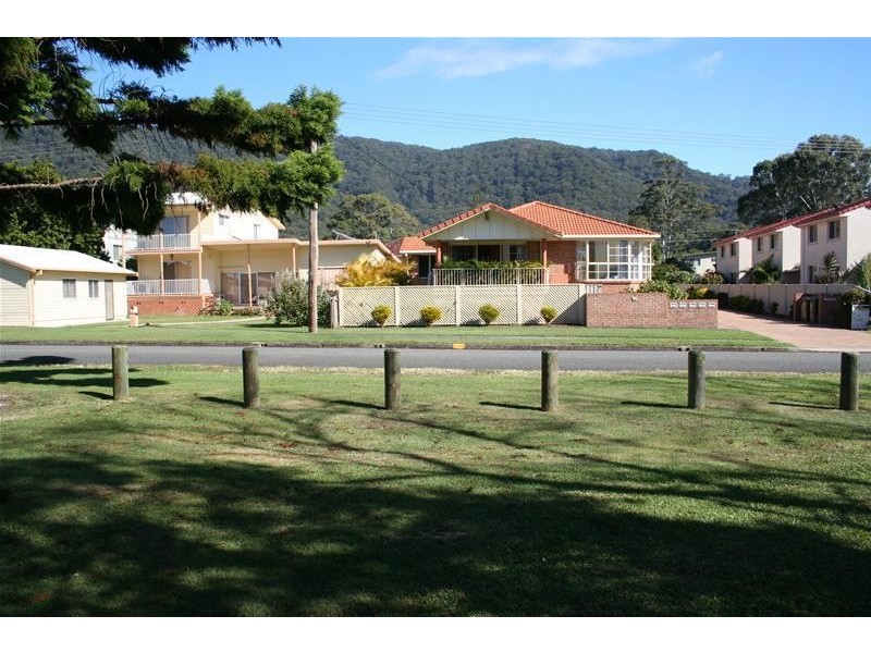 1/10 McLennan Street, Laurieton NSW 2443