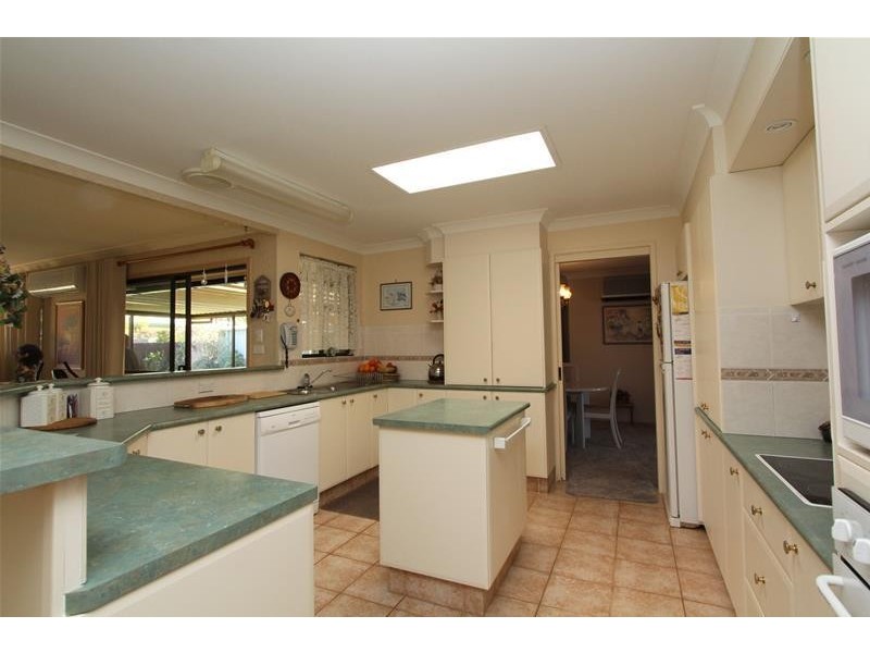 42 Sirius Drive, Laurieton NSW 2443