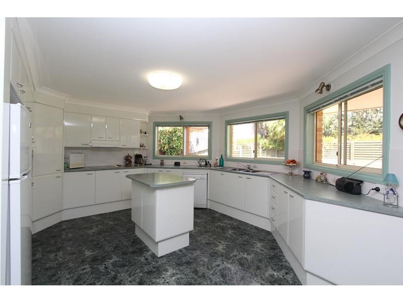 24 Waterview Crescent, West Haven NSW 2443
