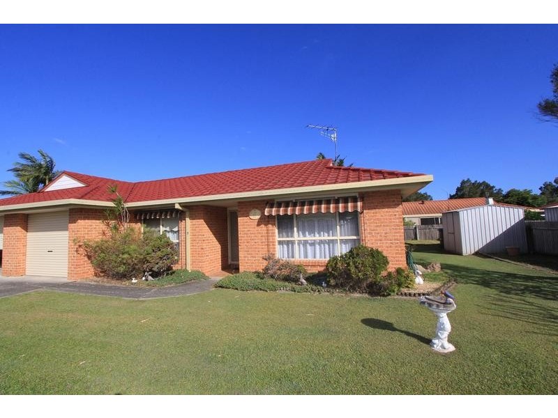 2/3 Lauren Close, North Haven NSW 2443