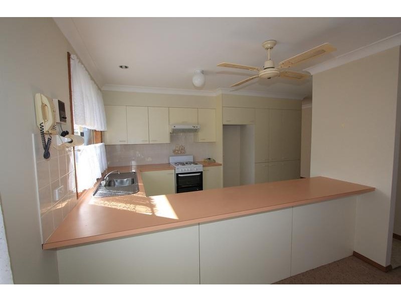 2/3 Lauren Close, North Haven NSW 2443