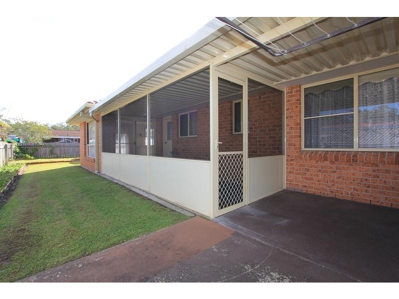 2/3 Lauren Close, North Haven NSW 2443