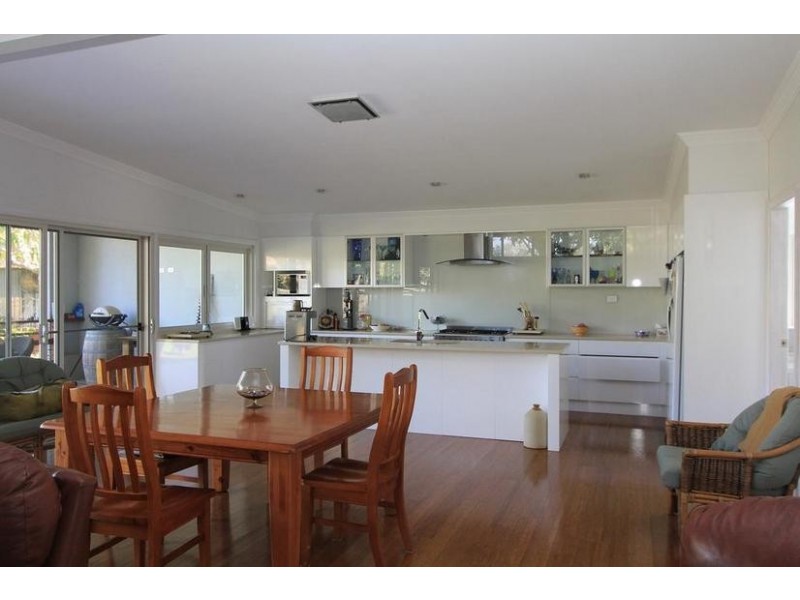 10 KORIBAH AVENUE, Lake Cathie NSW 2445